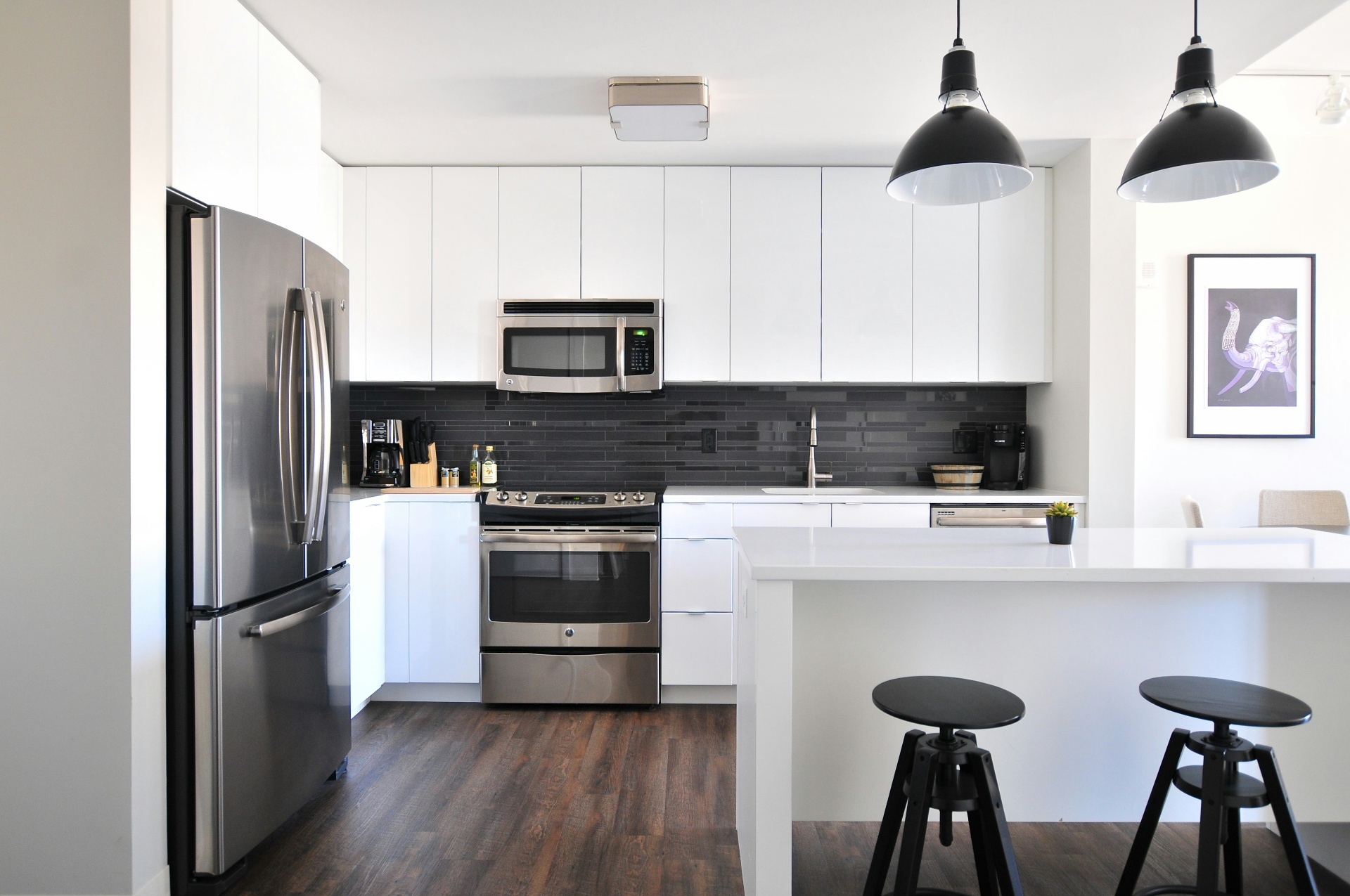 Modern Arizona kitchen served by a reliable water heater